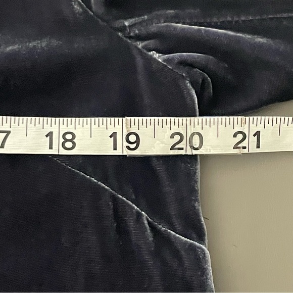 Neiman Marcus Vintage Silk Blend Cardigan Size Medium | Blue | Velvet Feel - Picture 10 of 11